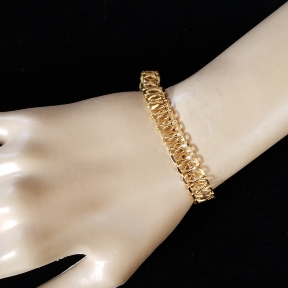 18k Gold-Plated Ribbon Design Linked Chain Bracelet NWT - Picture 7 of 8
